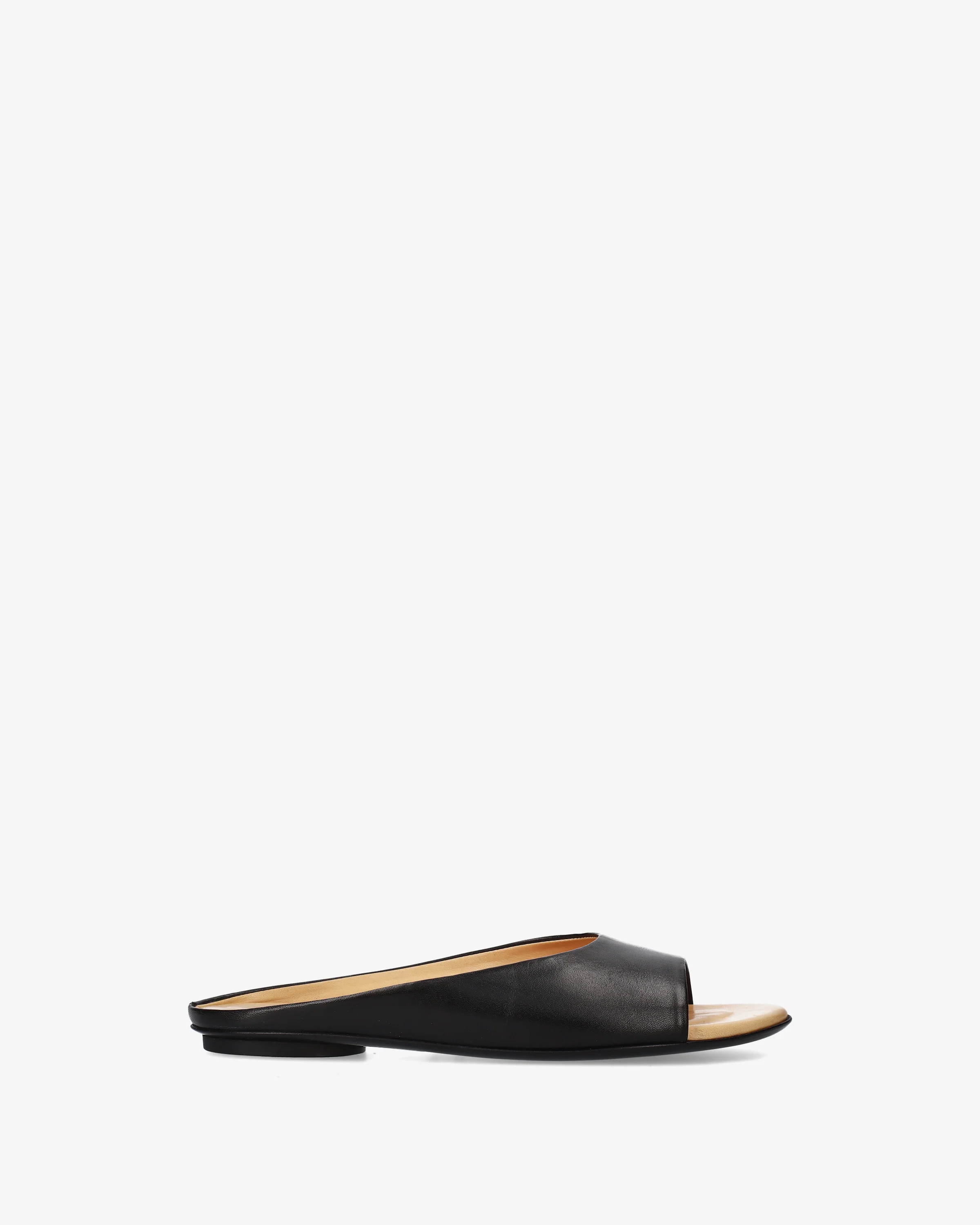 Flat leather sandals