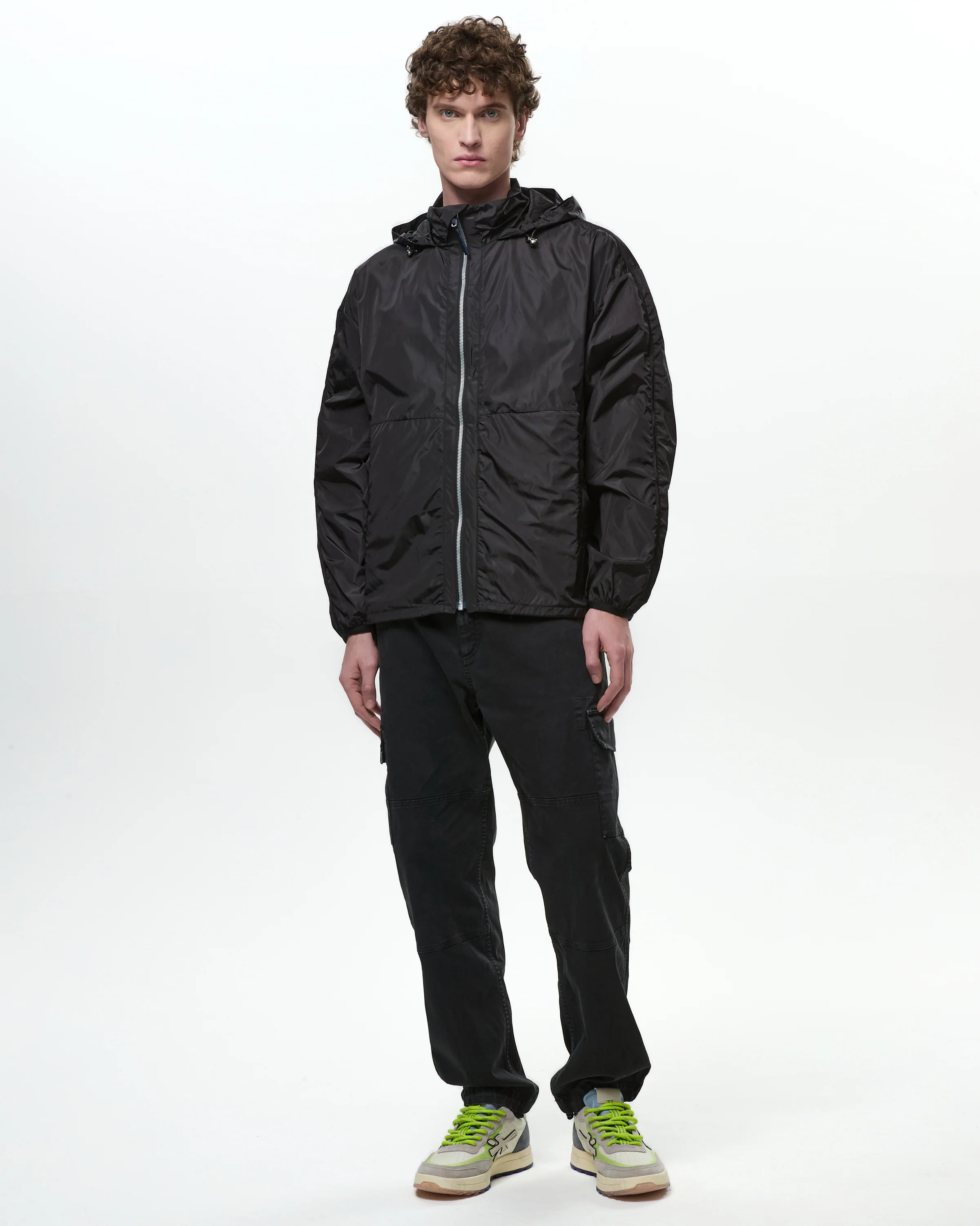 Light Nylon Wind Jacket Black - Image 4