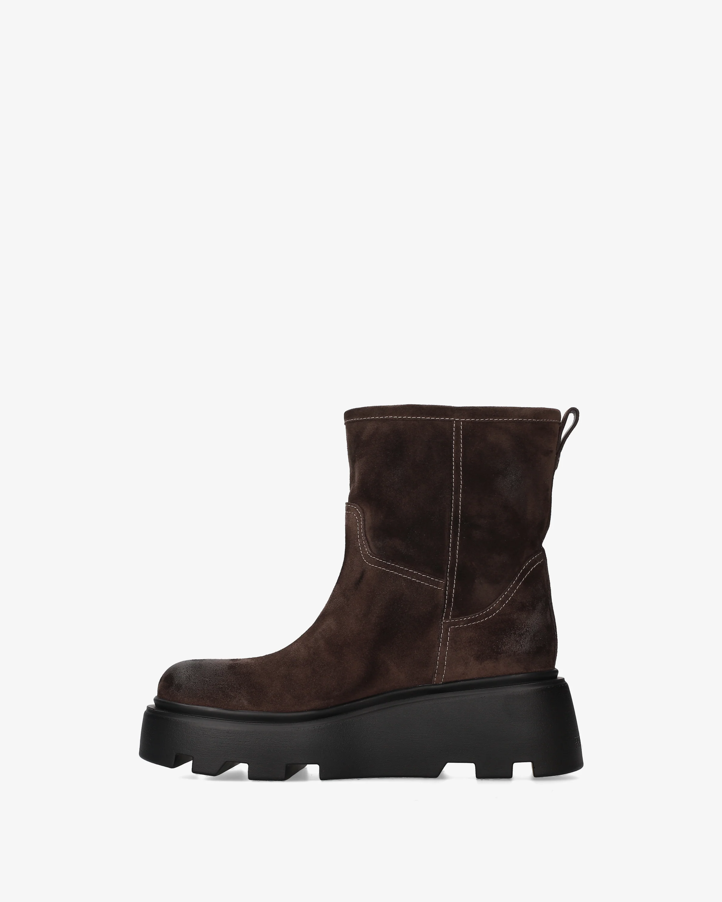 Split-leather ankle boots with a thick sole - Image 3
