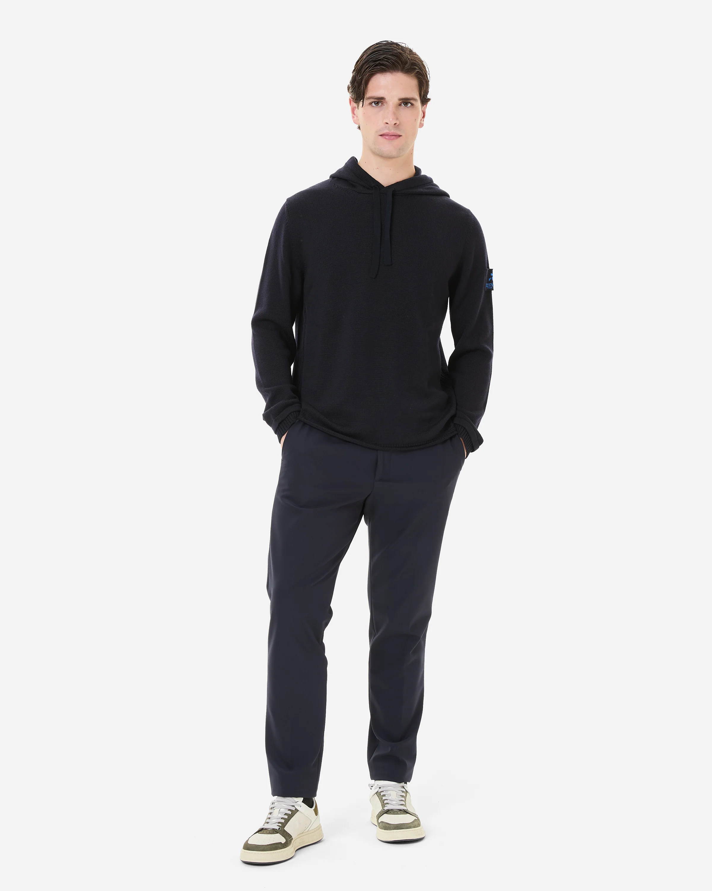 Wool sweater with hood - Image 7